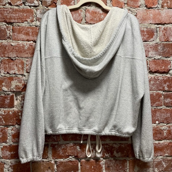 O’Neill Tie Hem Striped Hoodie- size S - Picture 8 of 8